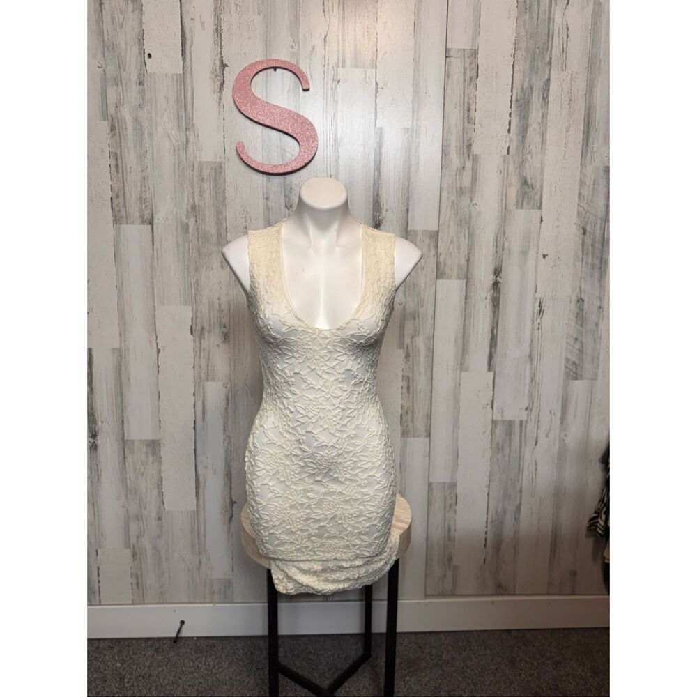 Love Chesley White Lace Bodycon Mini Dress | Sleeveless Scoop Neck Party Dress S